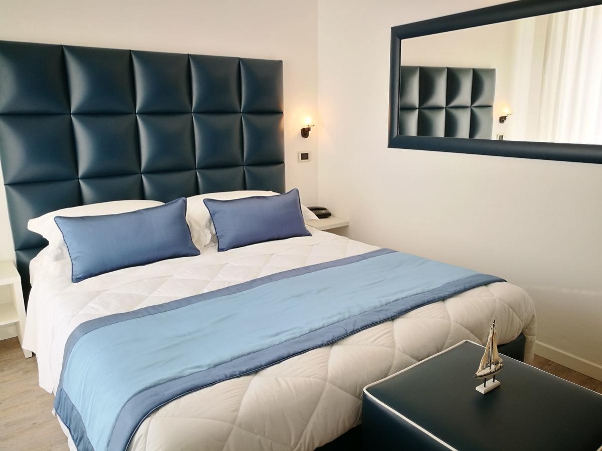 Hotel Rombino فونتيبلاندا المظهر الخارجي الصورة