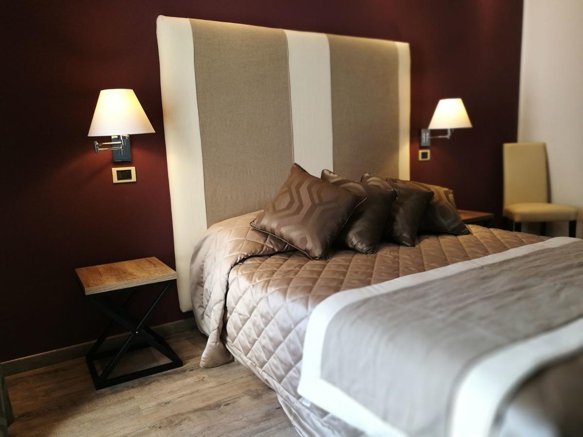 Hotel Rombino فونتيبلاندا المظهر الخارجي الصورة