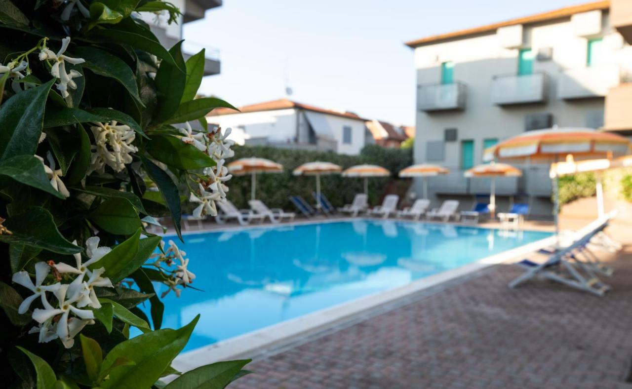 Hotel Rombino فونتيبلاندا المظهر الخارجي الصورة