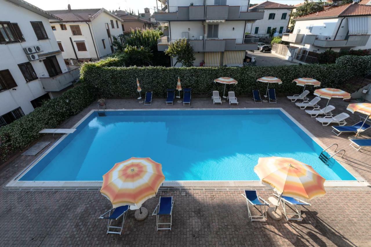 Hotel Rombino فونتيبلاندا المظهر الخارجي الصورة